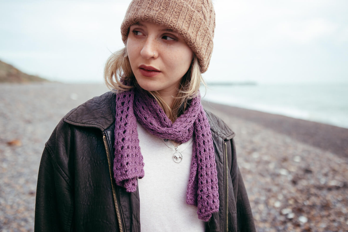 This alpaca wool knitting kit uses alpaca yarn from British and Irish farms.