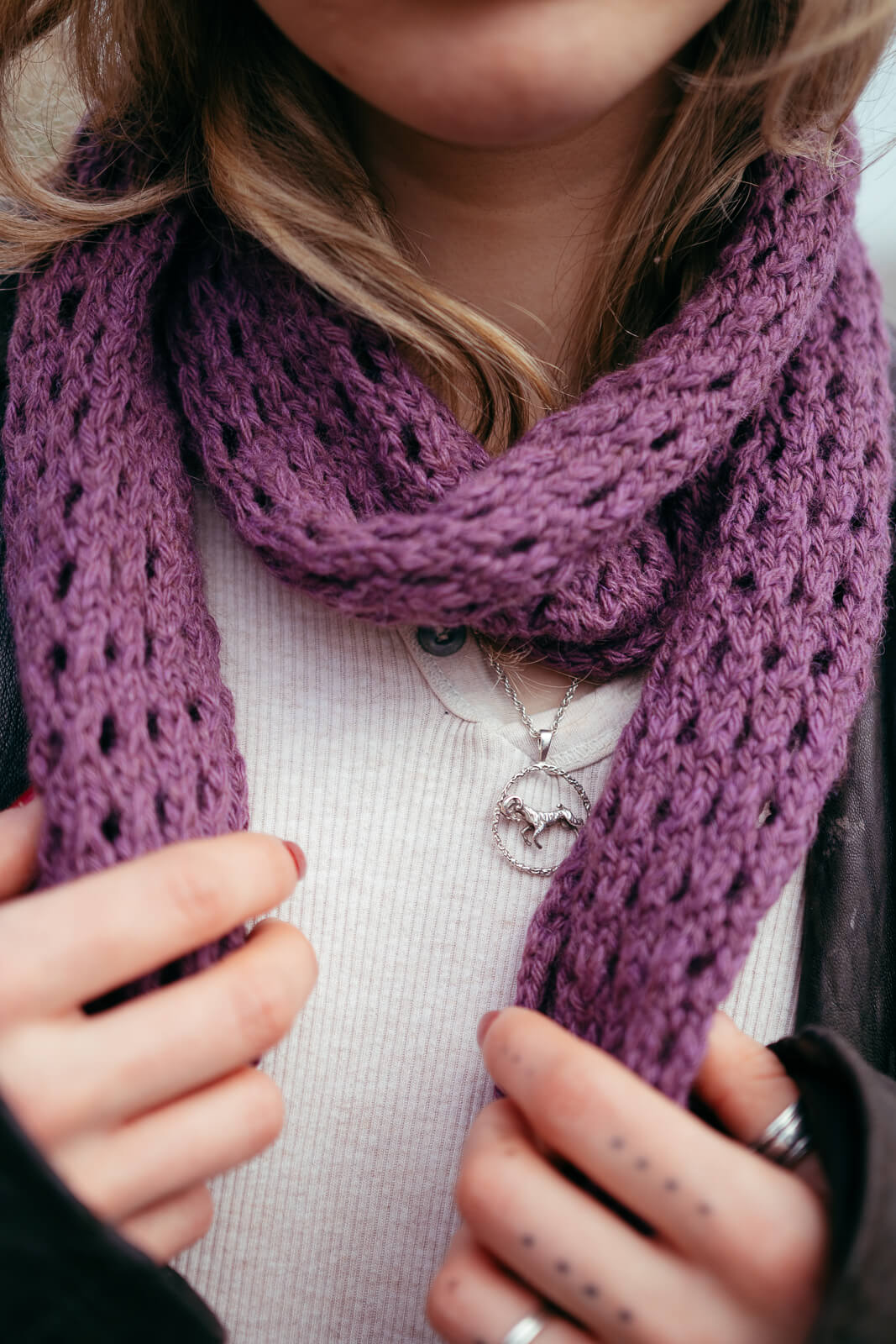 This alpaca wool knitting kit uses alpaca yarn from British and Irish farms.