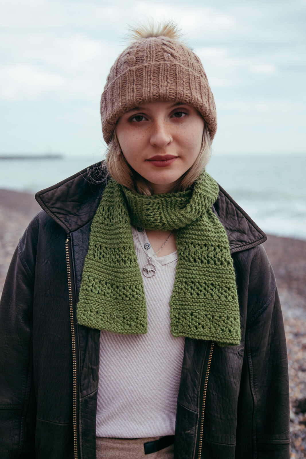 This alpaca wool scarf knitting kit uses alpaca yarn from British and Irish farms.