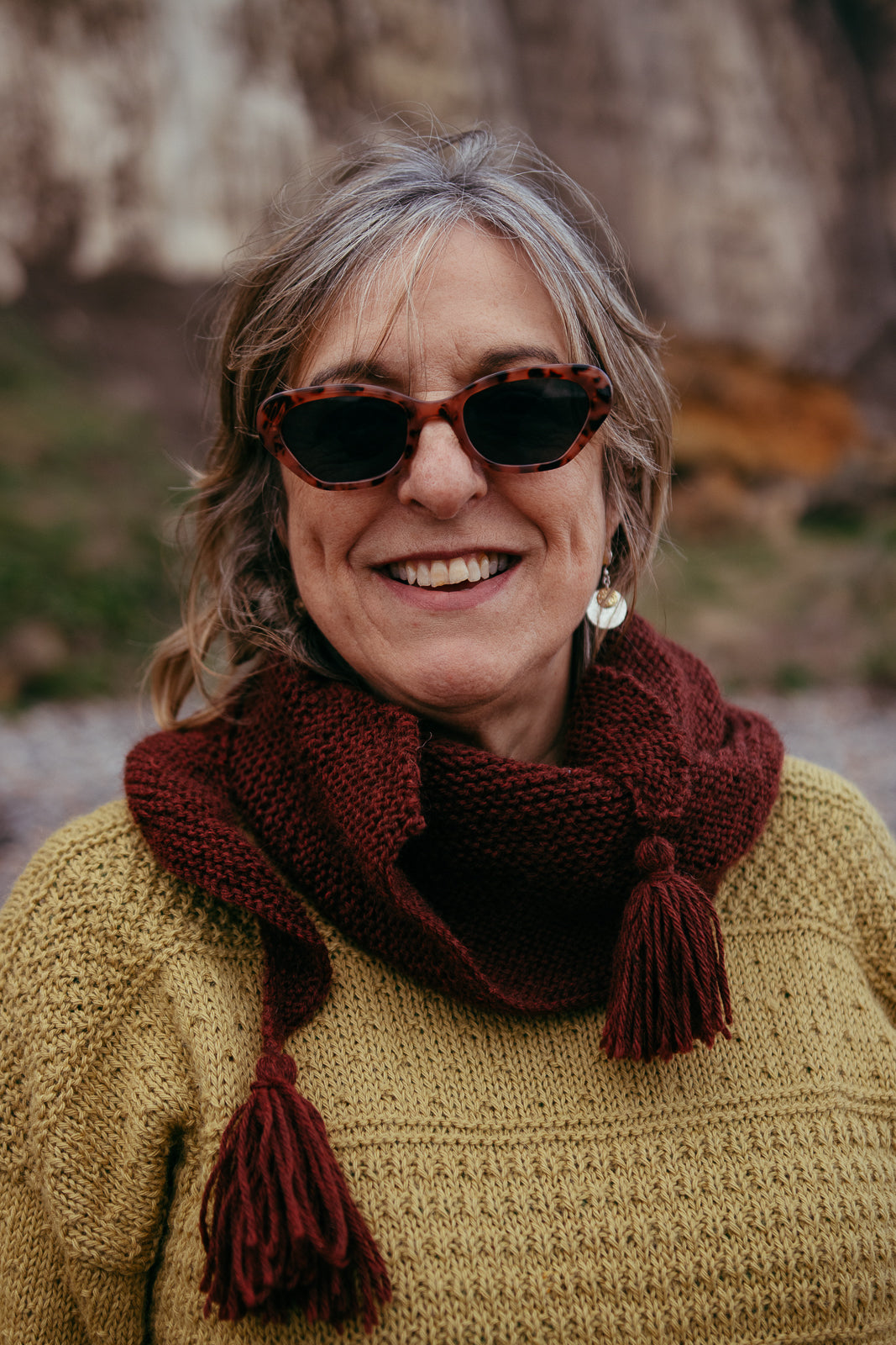 This alpaca wool shawl knitting kit uses alpaca yarn from British and Irish farms
