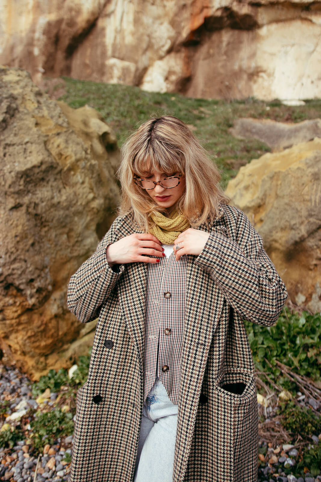 This alpaca wool knitting kit uses alpaca yarn from British and Irish farms. Shown here in Mustard.