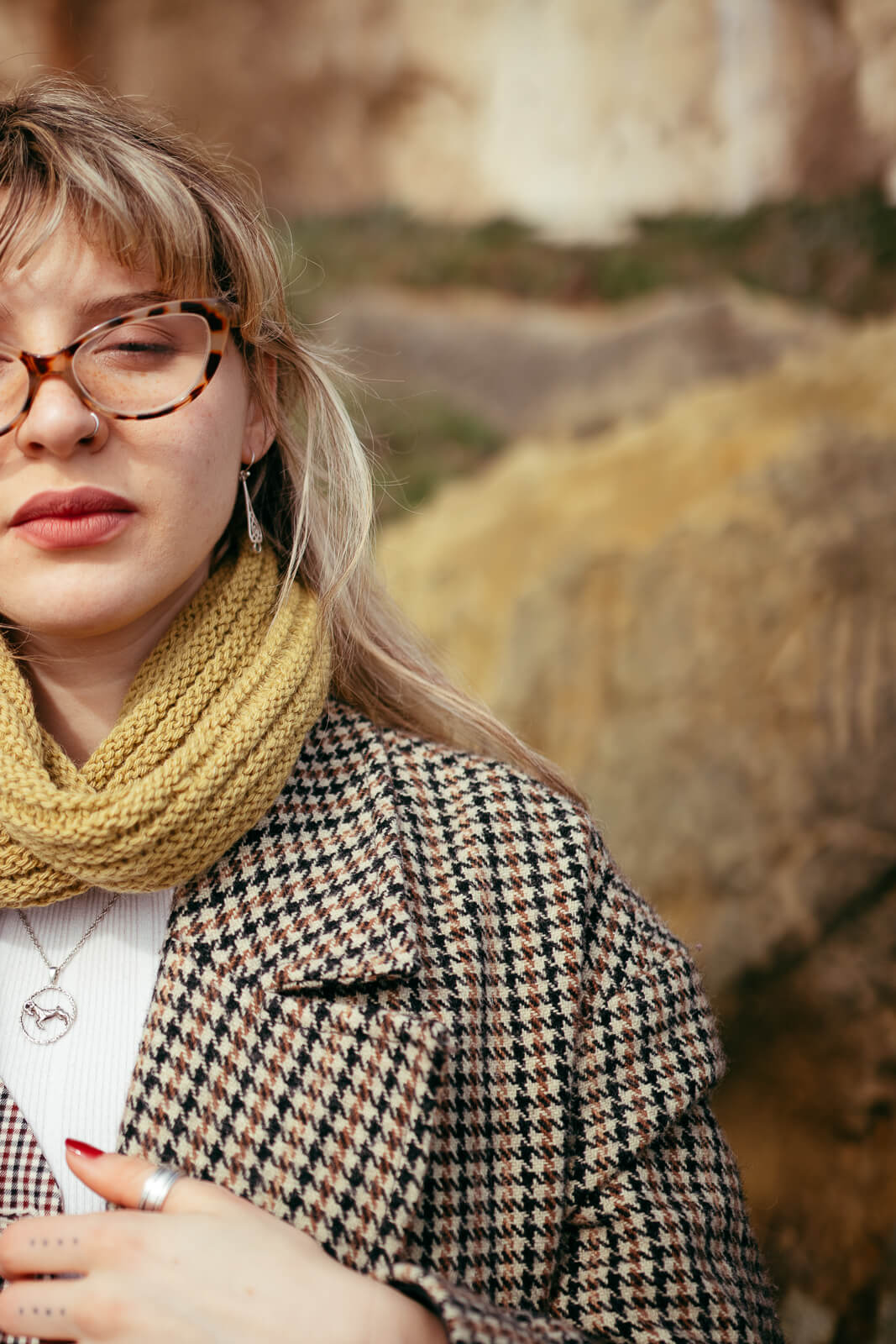 This alpaca wool knitting kit uses alpaca yarn from British and Irish farms. Shown here in Mustard.
