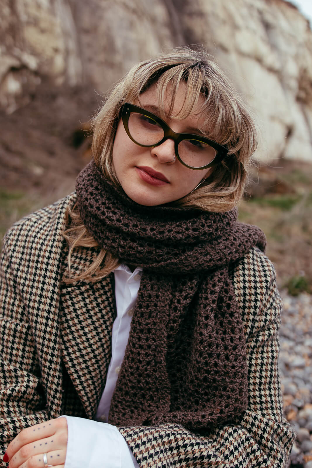 This alpaca wool shawl or wrap knitting kit uses alpaca yarn from British and Irish farms.