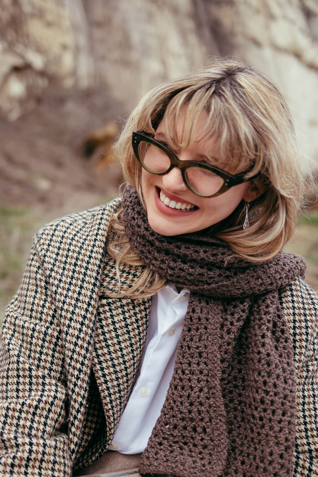 This alpaca wool shawl or wrap knitting kit uses alpaca yarn from British and Irish farms.