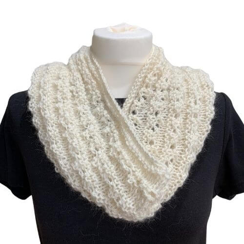 Restful Duchess Cowl – Easy Knitting Kit
