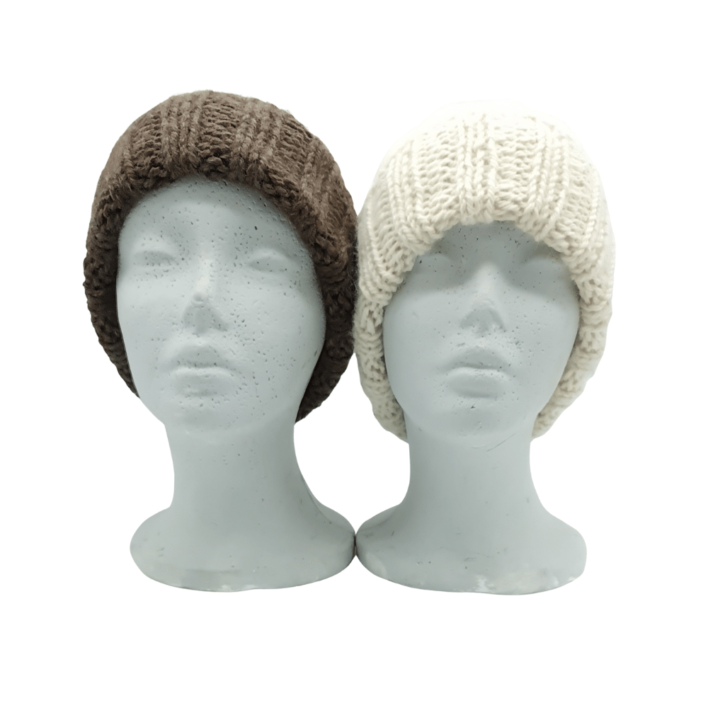 This chunky alpaca wool hat knitting kit uses alpaca yarn from British and Irish farms. You can knit it in the round on circular needles or as a flat panel with single pointed needles. 