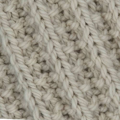 Close up of the stitch used in the Everyday Gorgeous Alpaca scarf and cowl, in alpaca wool shown here in parchment