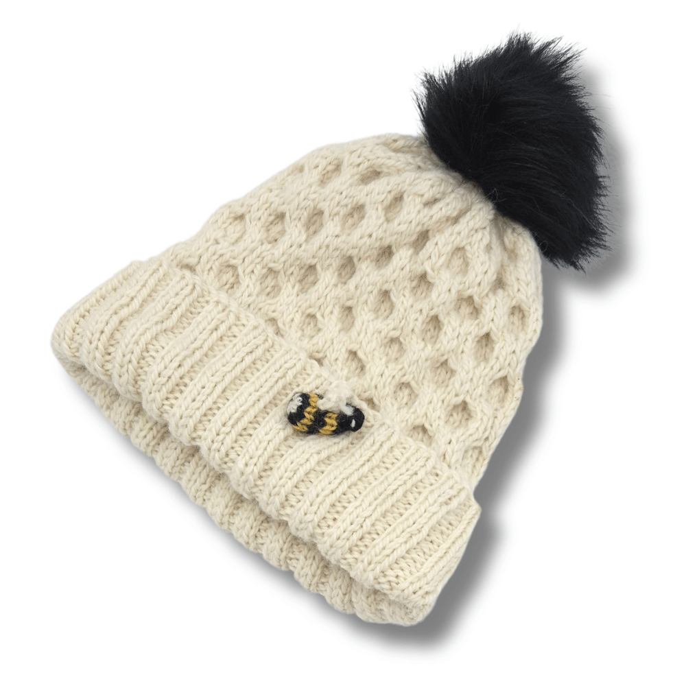 Honeycomb hat in alpaca merino wool with knitted bee