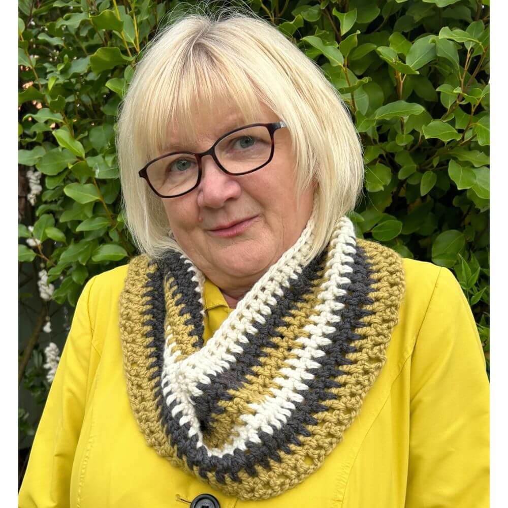Restful Winter Wonder Cowl – Easy Crochet Pattern